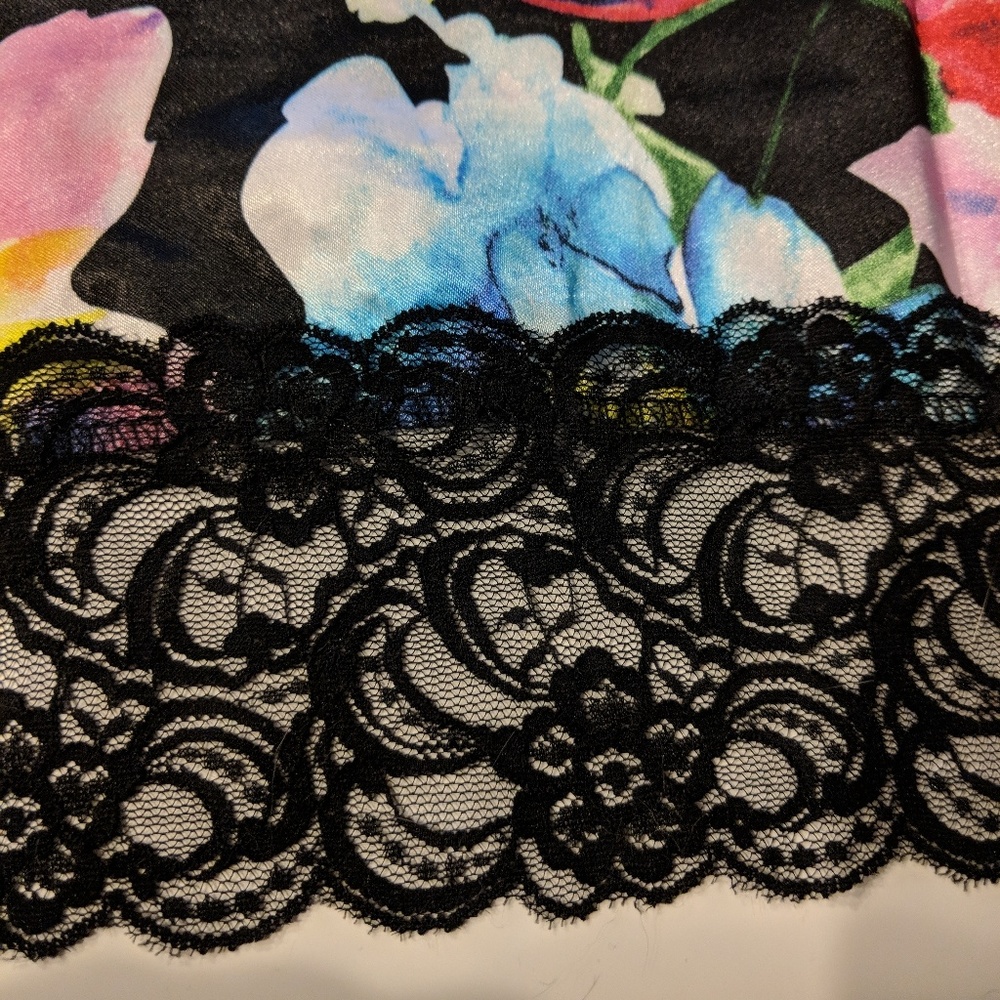 Floral Robe - Picture 2 of 4